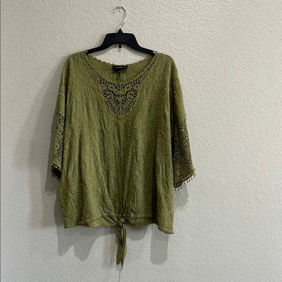 Lane Bryant Women’s Green 3/4 Sleeve Tie Front Blouse Embroidered Sz 22/24 - Picture 1 of 10